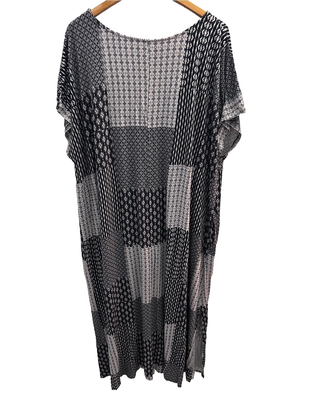 Simply Vera Vera Wang Black and White Patchwork Printed Kaftan 2X - Picture 3 of 6